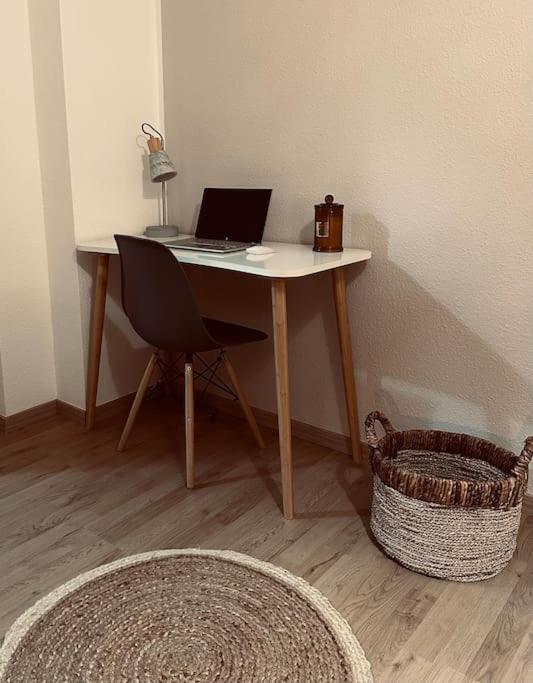 Gemuetliche Altstadtwohnung Mit Balkon Smart-Tv Erfurt Dış mekan fotoğraf